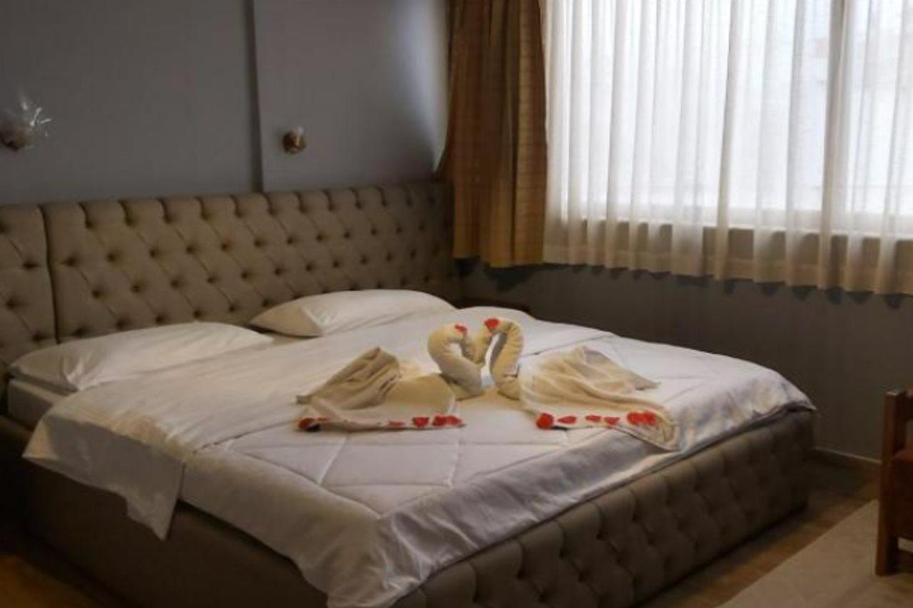 Hotel Kocibelli Pool & Spa Korce Buitenkant foto