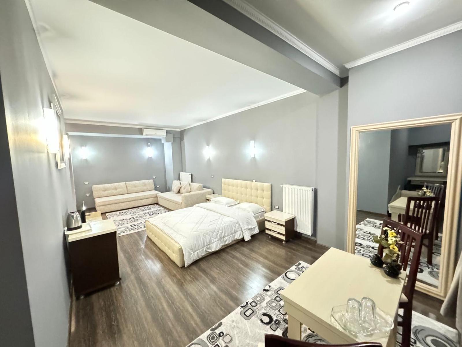 Hotel Kocibelli Pool & Spa Korce Buitenkant foto