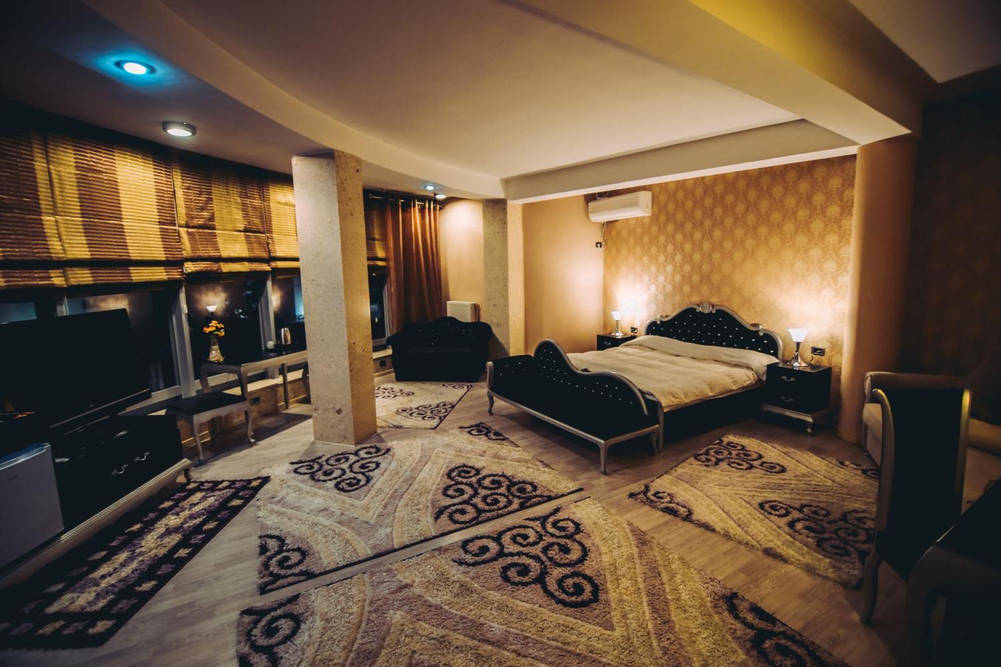 Hotel Kocibelli Pool & Spa Korce Buitenkant foto