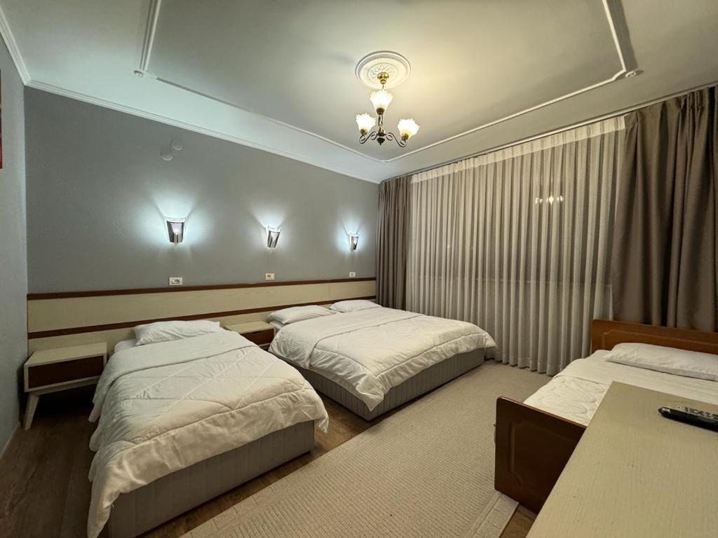 Hotel Kocibelli Pool & Spa Korce Buitenkant foto