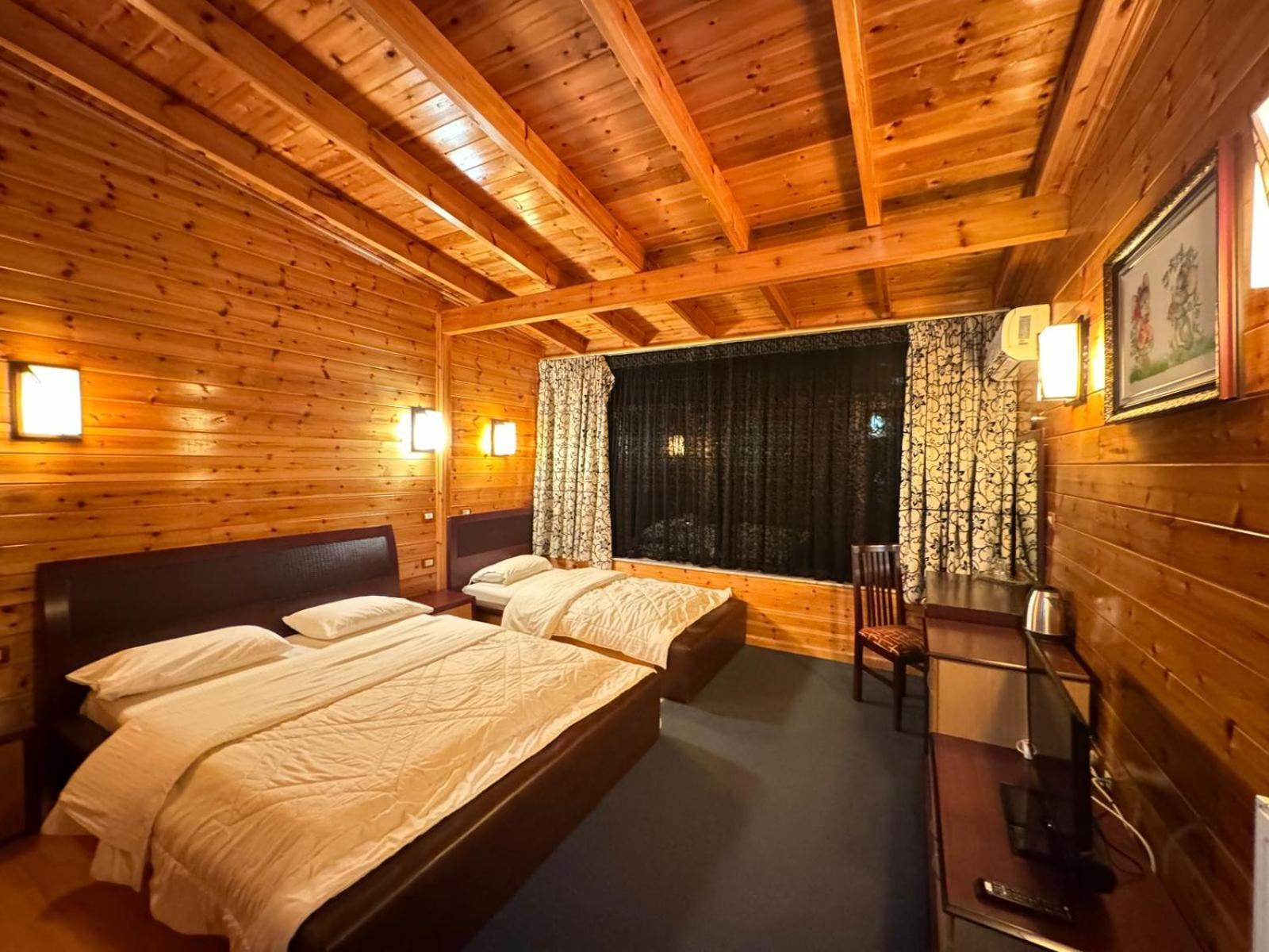 Hotel Kocibelli Pool & Spa Korce Buitenkant foto