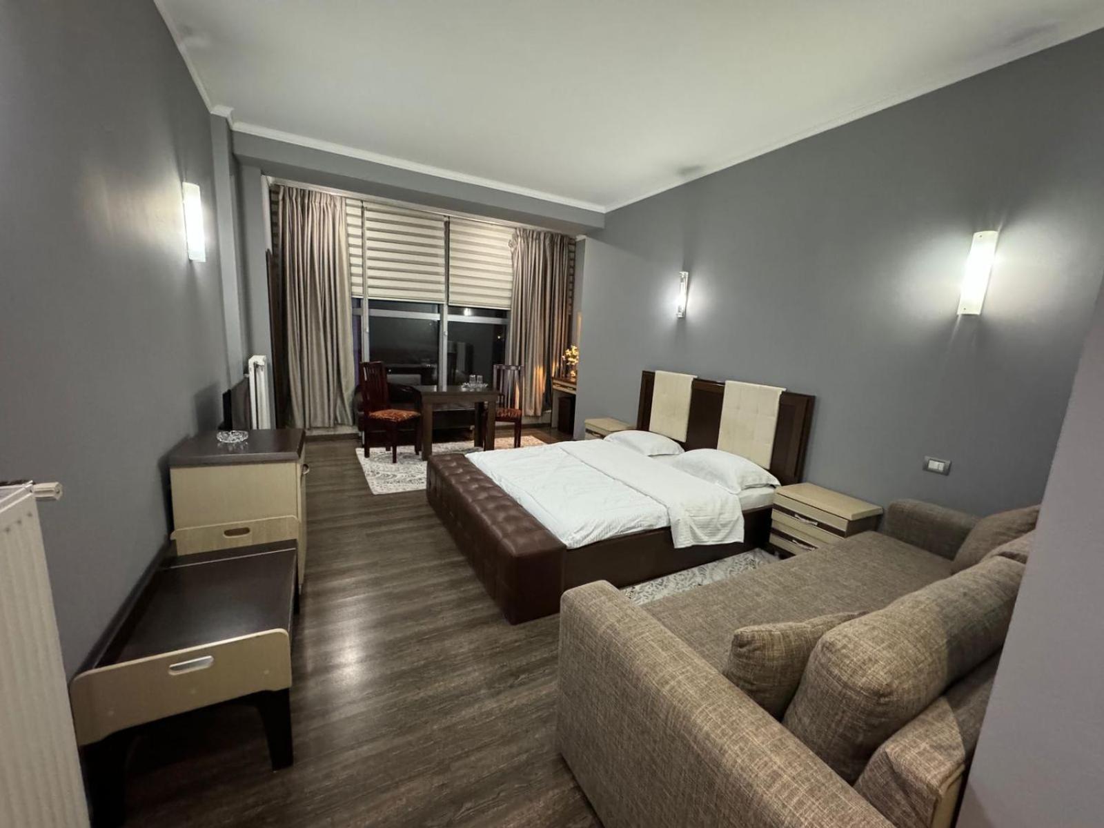 Hotel Kocibelli Pool & Spa Korce Buitenkant foto