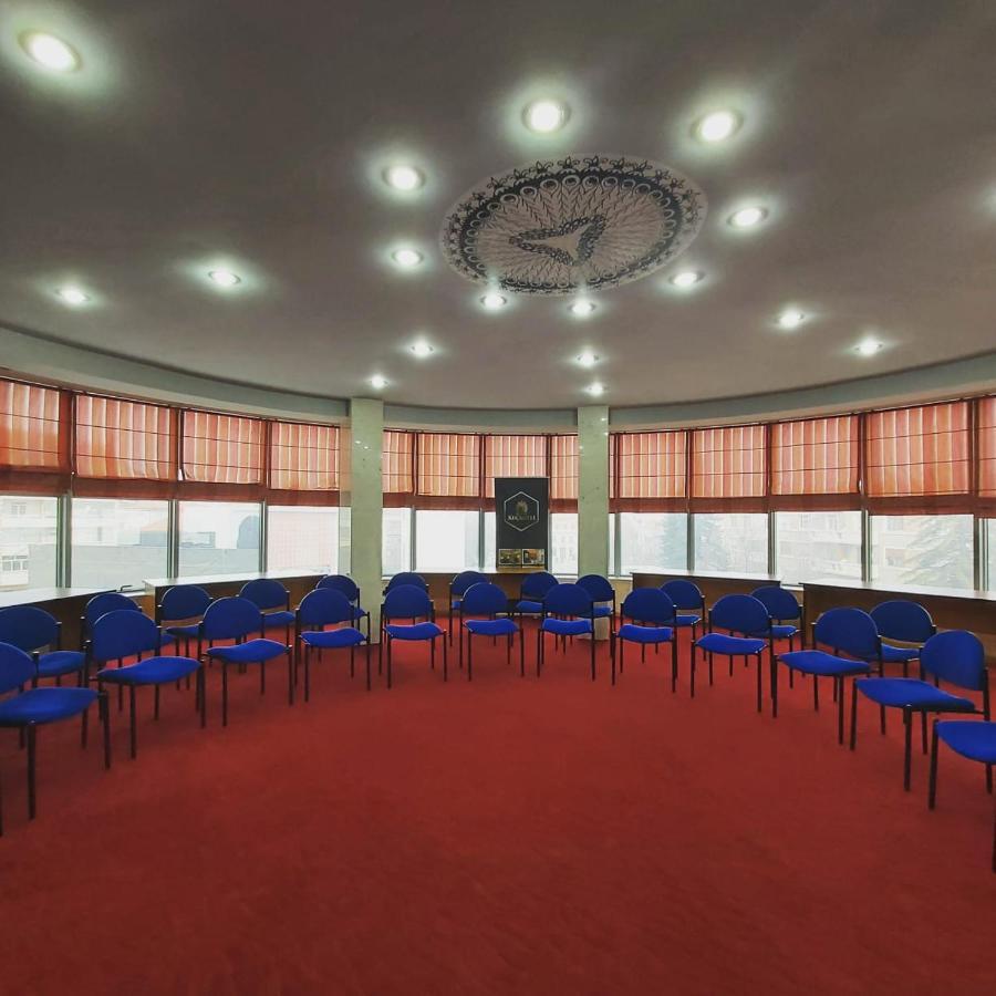 Hotel Kocibelli Pool & Spa Korce Buitenkant foto