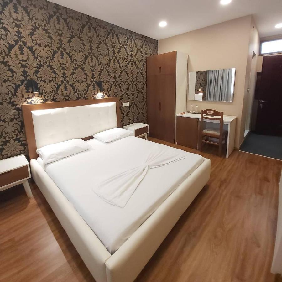 Hotel Kocibelli Pool & Spa Korce Buitenkant foto
